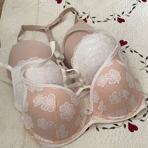 Victoria’s Secret Lot of 3 Bras 34DD